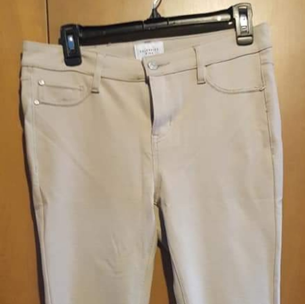 Khaki skinny jeans
